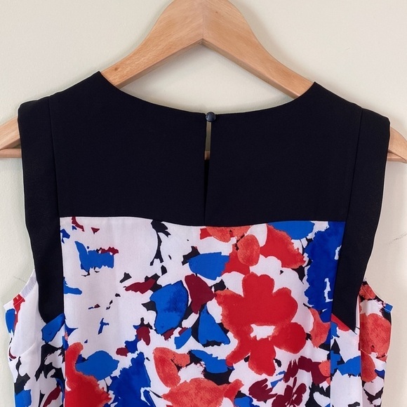 🌸Vince Camuto floral blouse red white and blue - Picture 4 of 9